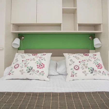 Apartment Pine Primosten