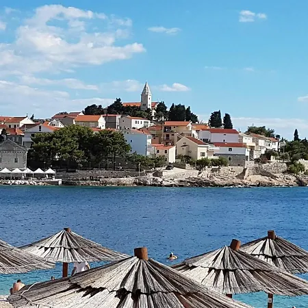 Apartment Pine Primosten