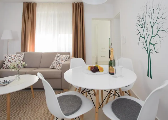 Pine Lejlighed Primošten