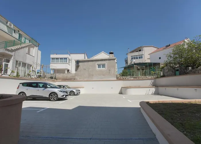 Pine Appartamento Primošten